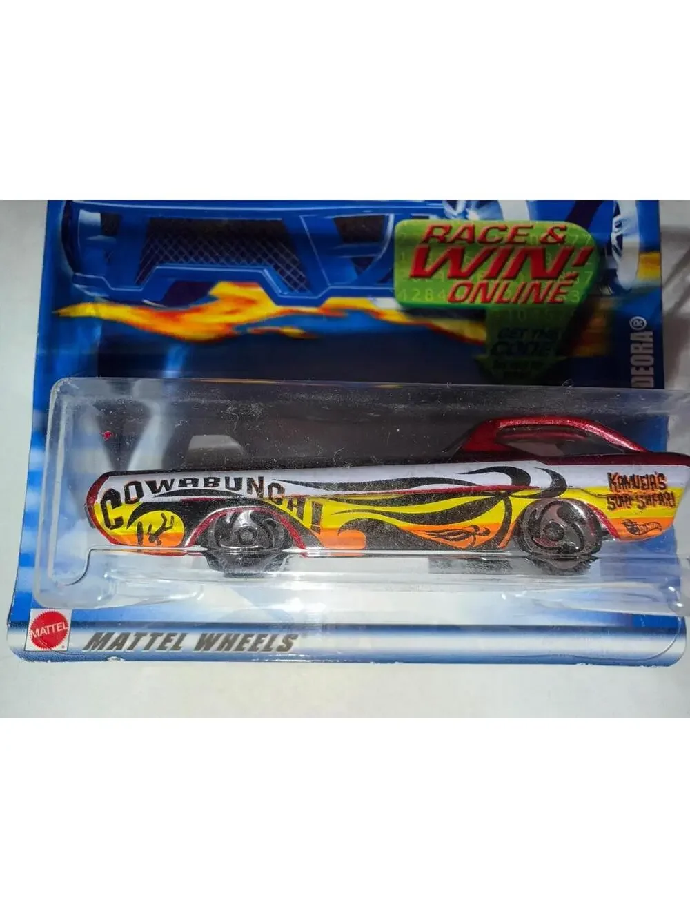 Hot Wheels 2002: Collector #122 - Deora - Red w/White Surfboards